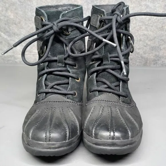 UGG‎ Azaria Boots Women's 6 Black Leather Duck Winter Sherpa Lined Waterproof