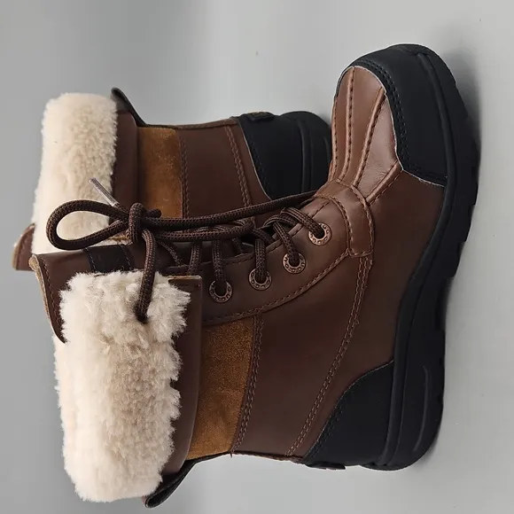 UGG Butte II CWR Kids size 1 brown lace up boots rain winter waterproof