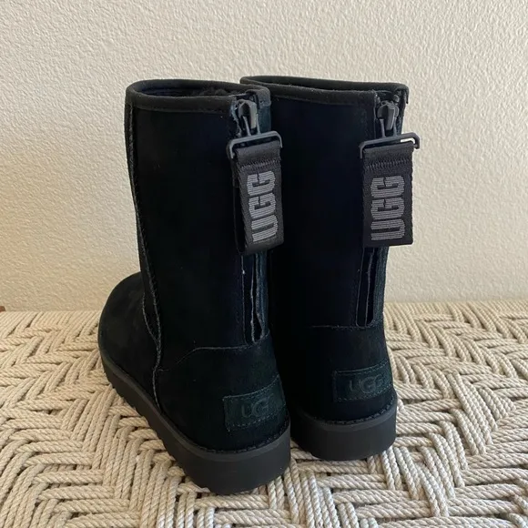 UGG classic short logo zip snow rain waterproof boots 7 black