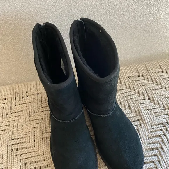 UGG classic short logo zip snow rain waterproof boots 7 black