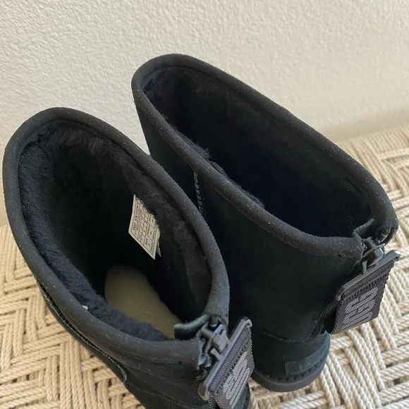 UGG classic short logo zip snow rain waterproof boots 7 black