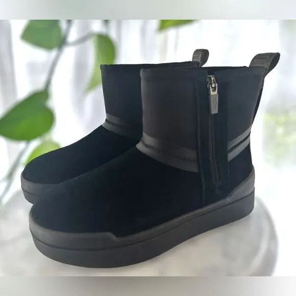 UGG Classic Tech Mini Waterproof Suede Winter Boots Size 5