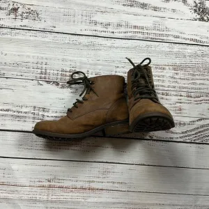 Ugg denhali hiker ankle boots size 8.5