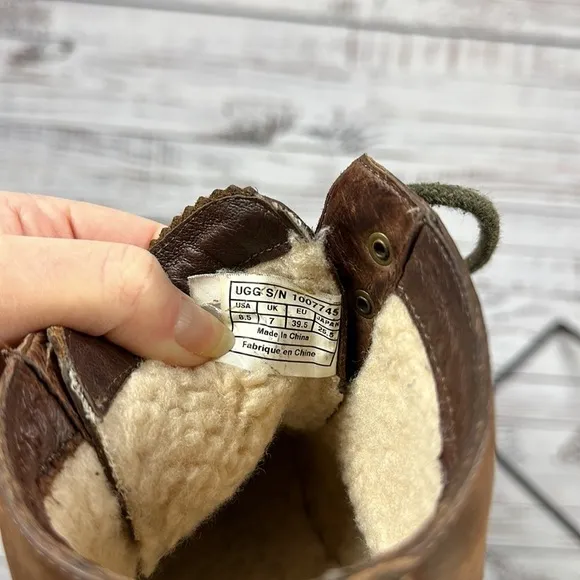 Ugg denhali hiker ankle boots size 8.5