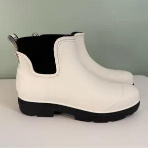 UGG Droplet Boots Womens Size 10 White Waterproof Rainboot