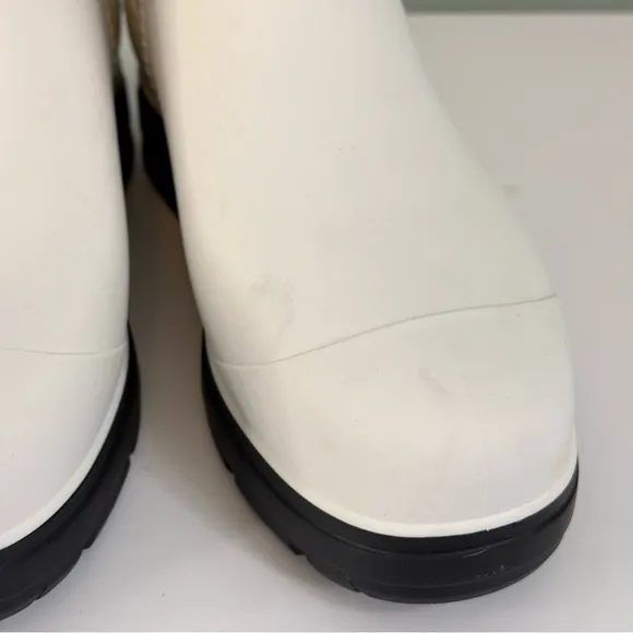 UGG Droplet Boots Womens Size 10 White Waterproof Rainboot