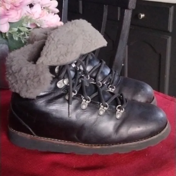 UGG WATERPROOF LEATHER BOOTS