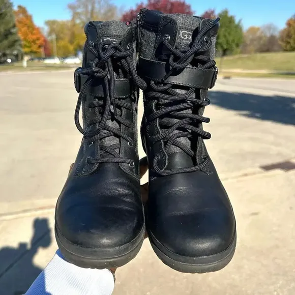 UGG Women’s Kesey Waterproof Leather Boots Size 8.5 Black