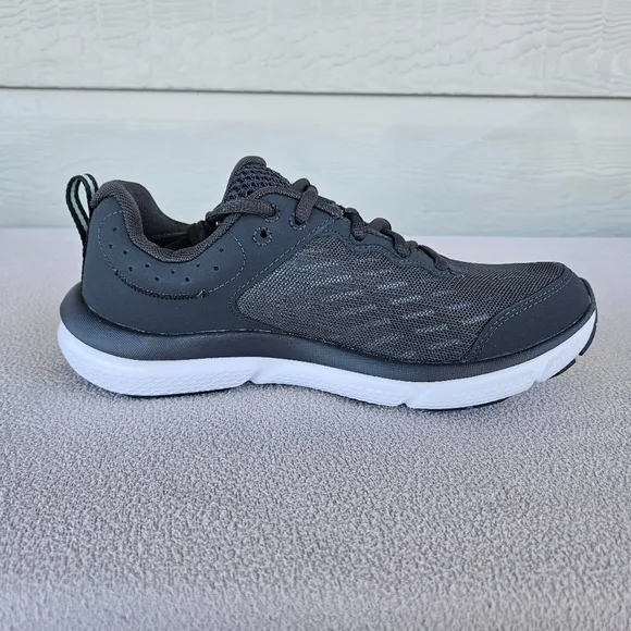 Under Armour Black and White Sneakers with Breathable Mesh and Cushioned Sole