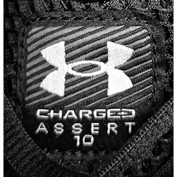 Under Armour Charged Assert 10 Black Men's Running Shoes Size 11 4E