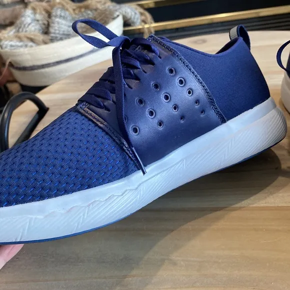 Under Armour Charged Blue Running Shoes 1302497-401 Men's Size 9
