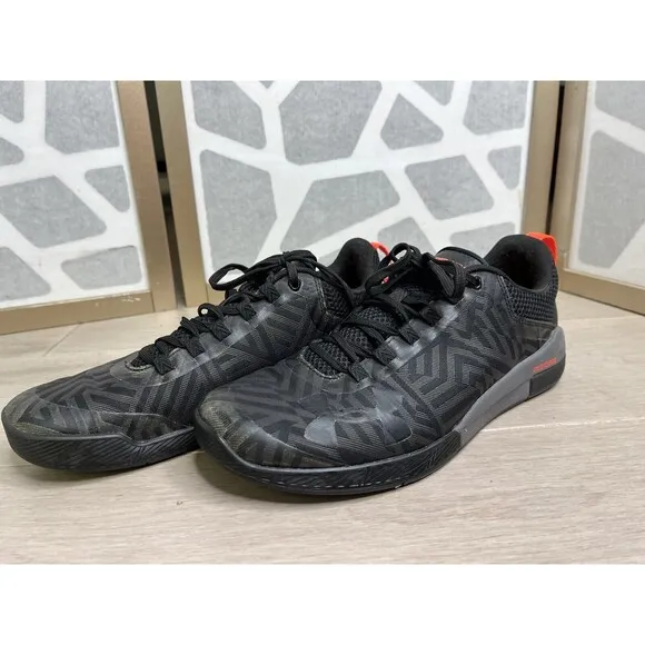 Under Armour UA CHARGED LEGEND TR STRIPE Sneakers Men 9 Eu 42.5 shoes