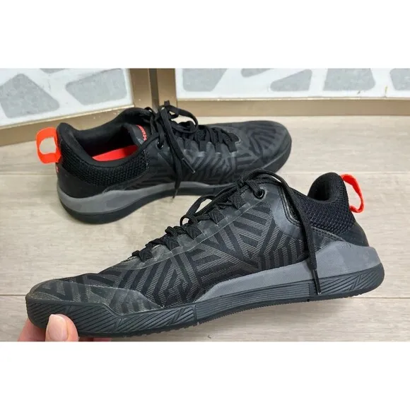 Under Armour UA CHARGED LEGEND TR STRIPE Sneakers Men 9 Eu 42.5 shoes