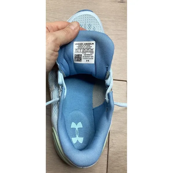 Under Armour Women UA Charged Rogue Running Shoes sneakers 7.5