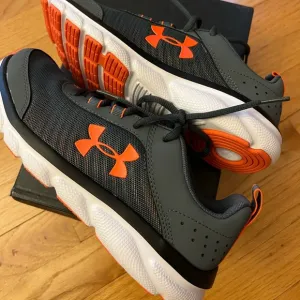 Under armour youth running shoes UA Assert 8