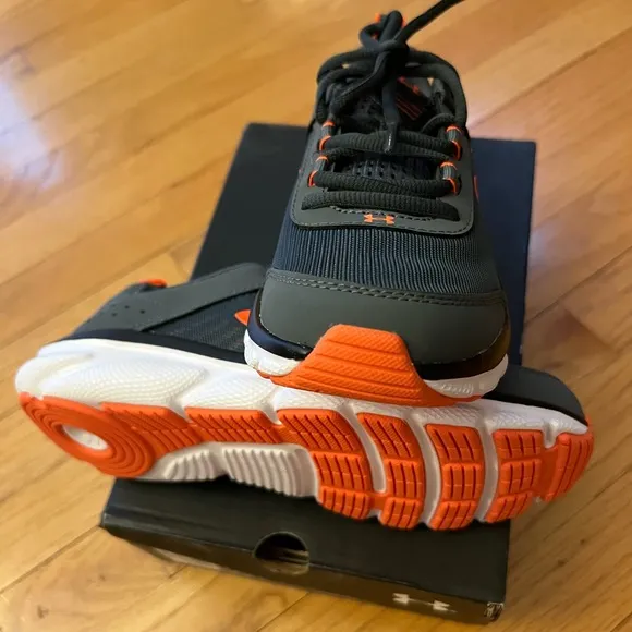 Under armour youth running shoes UA Assert 8