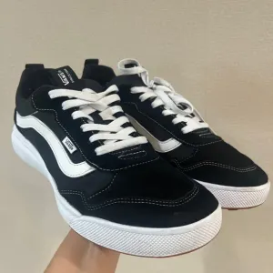 Vans Range Exp Black And White Excellent size 12
