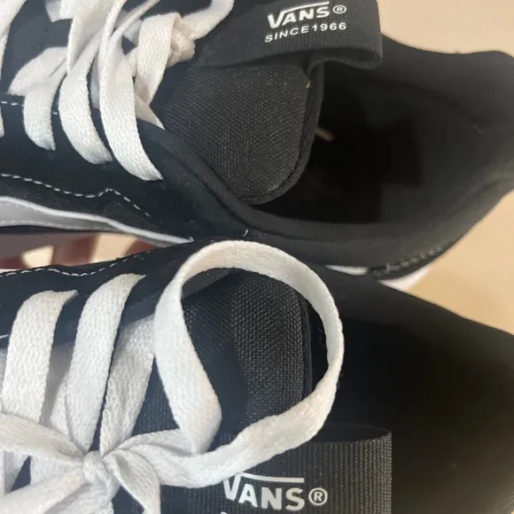 Vans Range Exp Black And White Excellent size 12