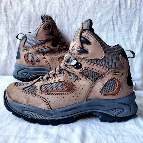 Vasque Breeze 7466 Men's Gore-Tex Leather Hiking Boots Brown Size 9 M