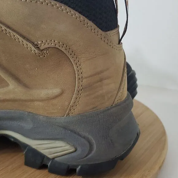 Vasque Men's Hiking Boots 7442 M 04 Vibram Soles Men's Size 7.5M