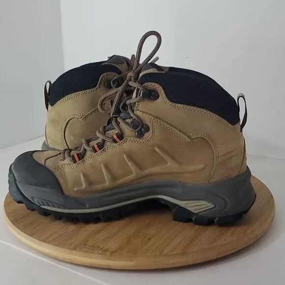 Vasque Men's Hiking Boots 7442 M 04 Vibram Soles Men's Size 7.5M
