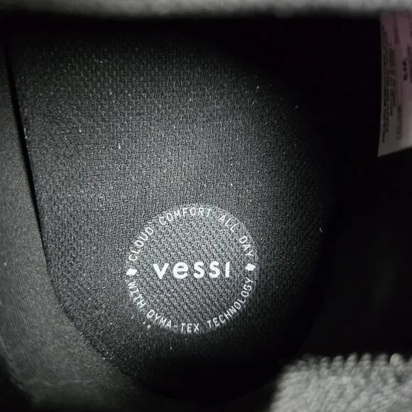 Vessi Everyday Move Slip On Womens Size 9 Waterproof Shoes Sneakers Black