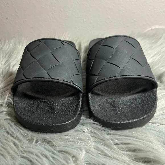 VINCE Women's Watley Woven EVA Sandal Black Woven Slide Sandals Size W8/M6