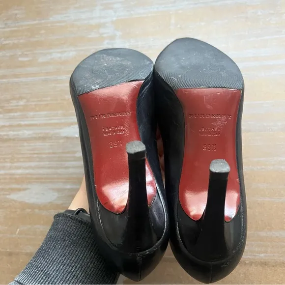 Vintage Burberry Novacheck Leather Heels Preppy Career Work Wear Womens 9.5