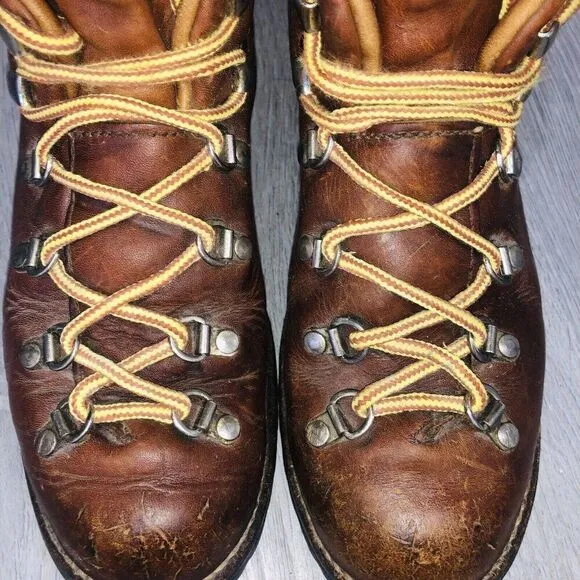 Vintage Danner Sz 7.5 A Mountain Light Cascade Leather Hiking Boots Vibram 46490