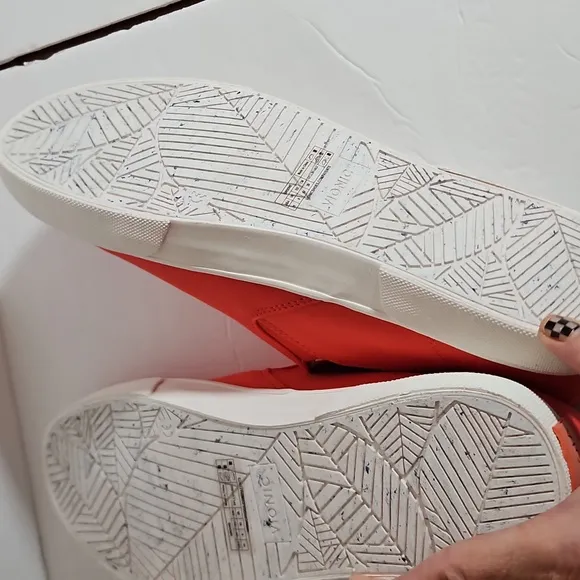 Vionic Beach Slip On Sneakers Tennis Shoes, Poppy NIB 11
