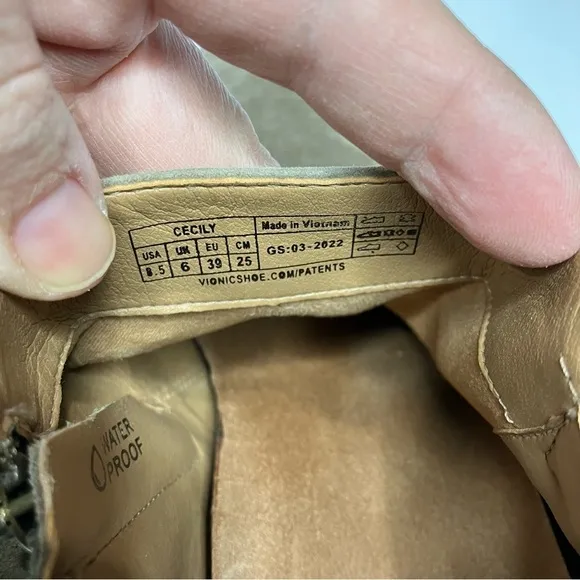 Vionic Cecily ankle boots waterproof tan size 8.5
