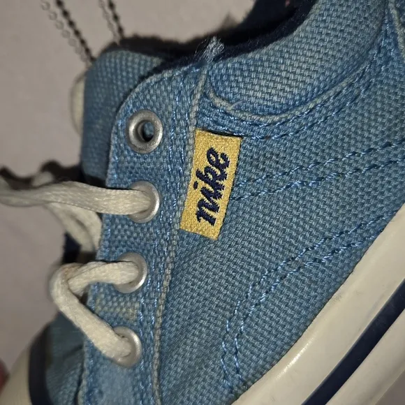 VTG 90s Nike Blue Denim Style sneakers