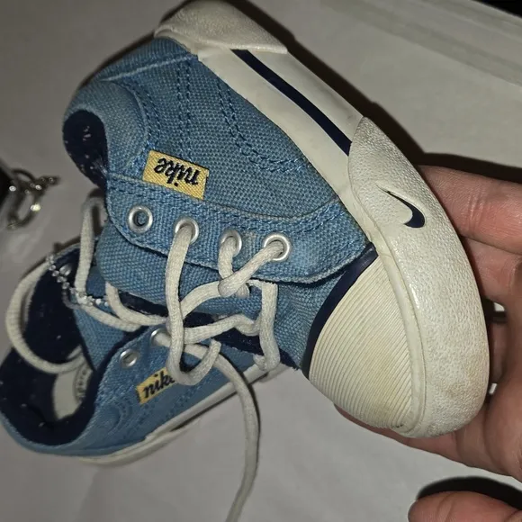 VTG 90s Nike Blue Denim Style sneakers