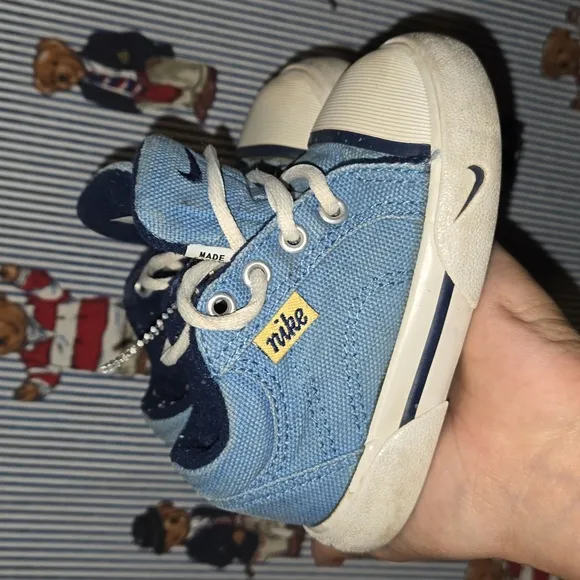 VTG 90s Nike Blue Denim Style sneakers