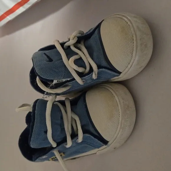 VTG 90s Nike Blue Denim Style sneakers
