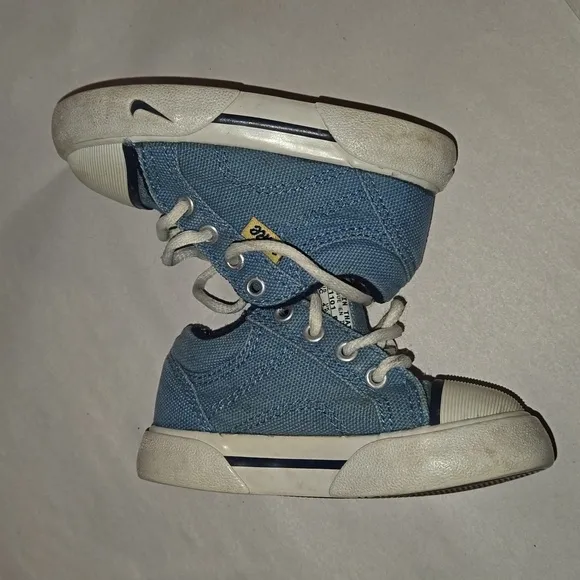 VTG 90s Nike Blue Denim Style sneakers