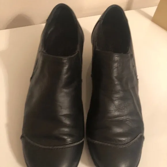 WALKING Cradles leather Black Round Toe Shoes