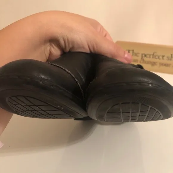 WALKING Cradles leather Black Round Toe Shoes