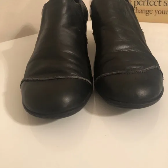 WALKING Cradles leather Black Round Toe Shoes