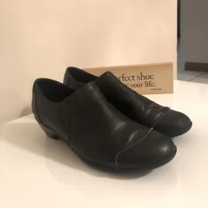 WALKING Cradles leather Black Round Toe Shoes