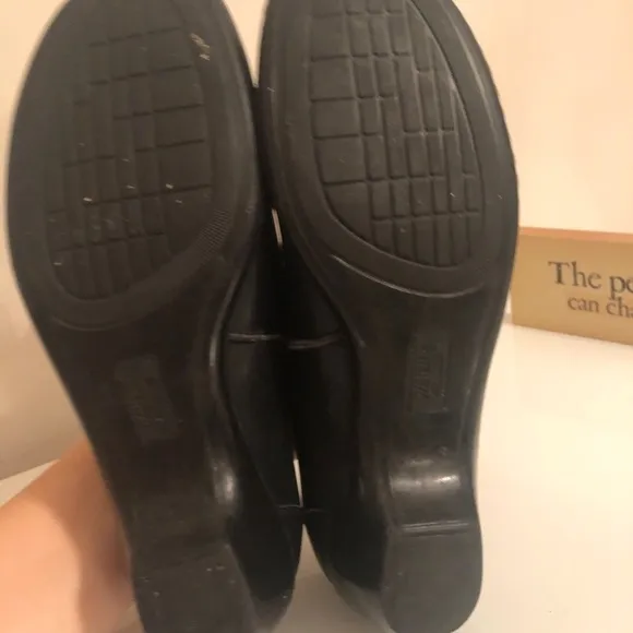WALKING Cradles leather Black Round Toe Shoes