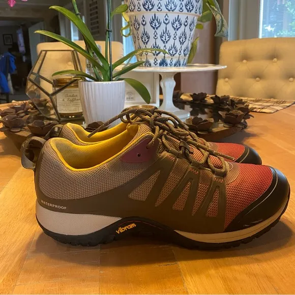 Women's Dansko Phylicia walnut mesh Waterproof Hiking Shoes Sz EUR 39/ US 8.5-9