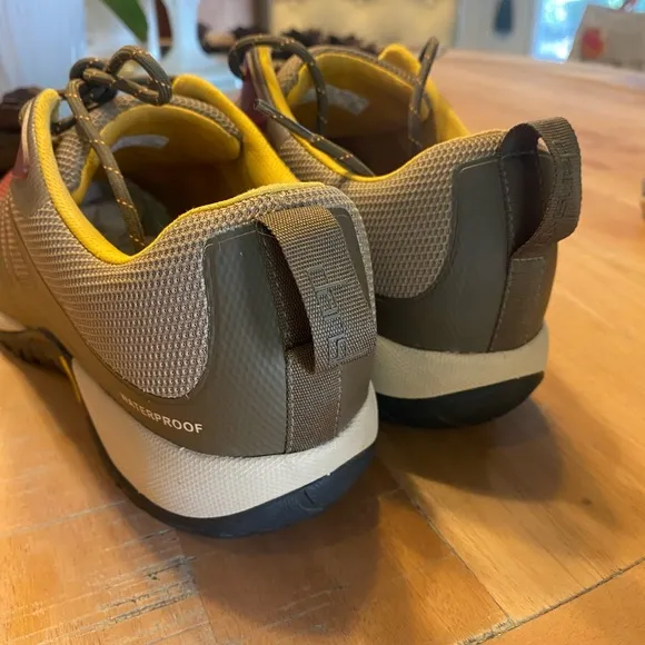 Women's Dansko Phylicia walnut mesh Waterproof Hiking Shoes Sz EUR 39/ US 8.5-9