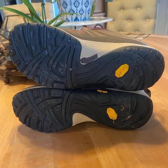 Women's Dansko Phylicia walnut mesh Waterproof Hiking Shoes Sz EUR 39/ US 8.5-9