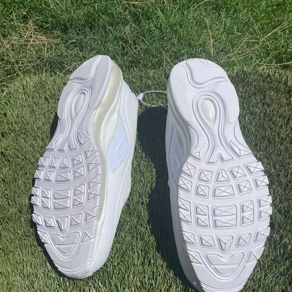 Women’s Nike Air Max 97 Running shoes sz 11.5