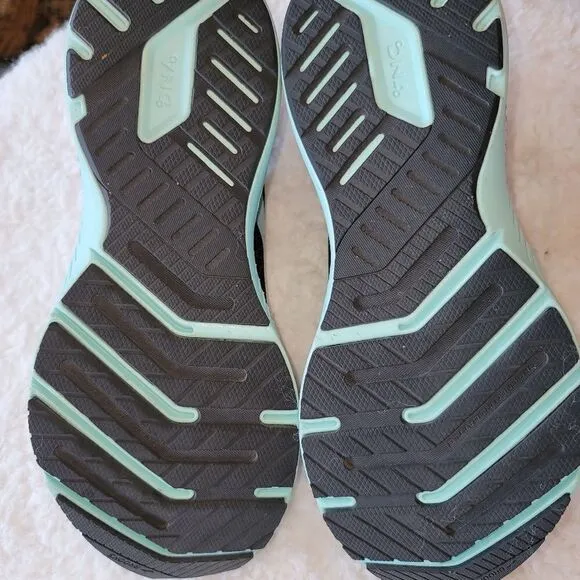 Womens Brooks Running Shoes