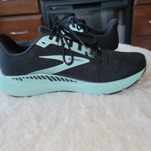 Womens Brooks Running Shoes
