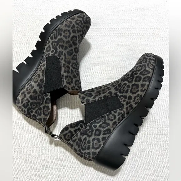 Wonders Fly Leopard Print  Ankle Booties Size 36/6 Casual