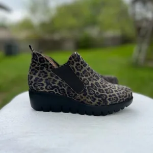 Wonders Fly Leopard Print  Ankle Booties Size 36/6 Casual