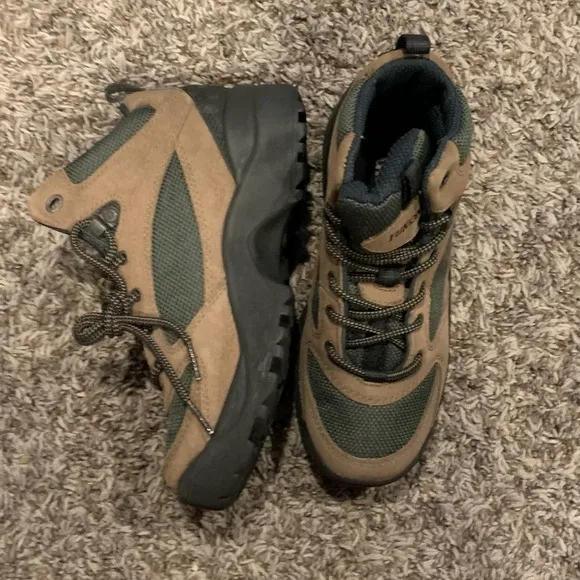 Yukon Hiking Boots